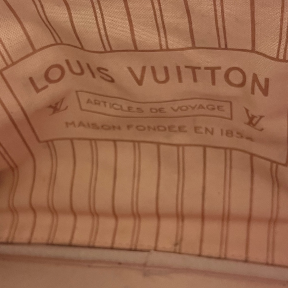 Louis Vuitton spoof but y’all it’s gooooood!